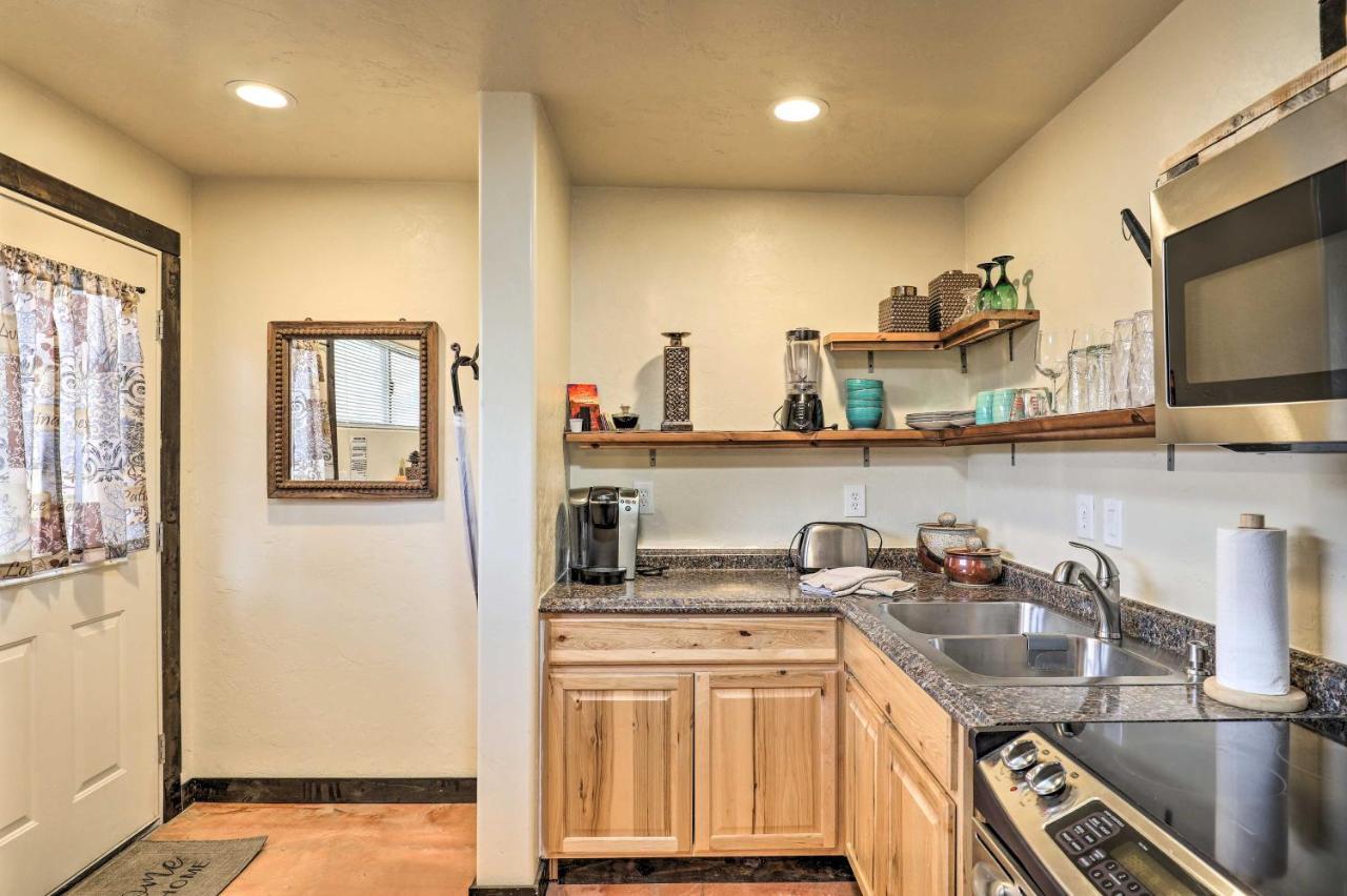 Pet-Friendly Tucson Casita Shared Hot Tub And Porch Villa Exterior photo